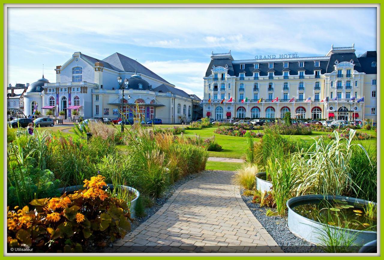 Cabourg, Appartement Plain Pied Avec Terrasse Acces Direct A La Plage Екстериор снимка