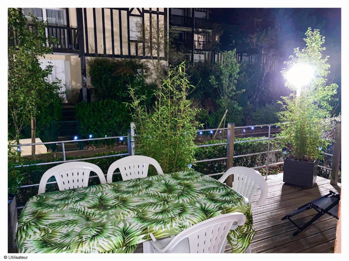 Cabourg, Appartement Plain Pied Avec Terrasse Acces Direct A La Plage Екстериор снимка